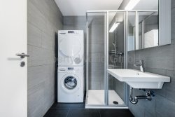 sep. DU/WC mit Tumbler und Waschmaschine