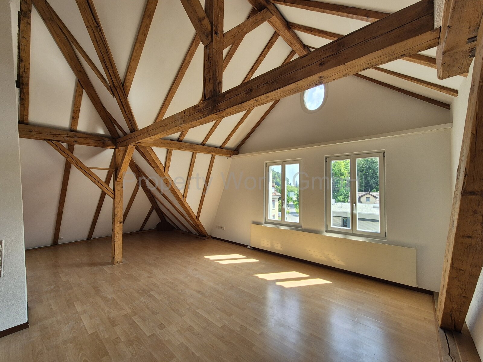 Renditekräftiges Mehrfamilienhaus mit Stil und Geschichte